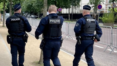 ДРАМА У ШКОЛИ: Ученик претио наставнику па напао директора