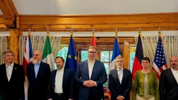 НЕ ОДУСТАЈЕМО ОД КОНСТРУКТИВНЕ И ОДГОВОРНЕ ПОЛИТИКЕ: Председник Вучић се састао са амбасадорима Квинте (ФОТО) НЕ ОДУСТАЈЕМО ОД КОНСТРУКТИВНЕ И ОДГОВОРНЕ ПОЛИТИКЕ: Председник Вучић се састао са амбасадорима Квинте (ФОТО)
