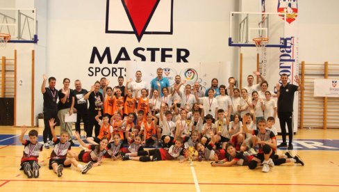 HVALA GRADU BEOGRADU Uspešno završena sezona Beogradske asocijacije za školski sport HVALA GRADU BEOGRADU Uspešno završena sezona Beogradske asocijacije za školski sport