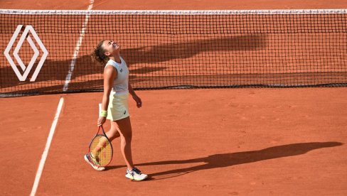 ITALIJANKA PIŠE ISTORIJU TENISA: Duplo finale Rolan Garosa ITALIJANKA PIŠE ISTORIJU TENISA: Duplo finale Rolan Garosa