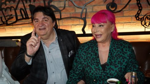PRAVIMO SVADBU, TRAJAĆE SEDAM DANA! Zorica i Kemiš obnavljaju zavete: Vama je to smešno? PRAVIMO SVADBU, TRAJAĆE SEDAM DANA! Zorica i Kemiš obnavljaju zavete: Vama je to smešno?