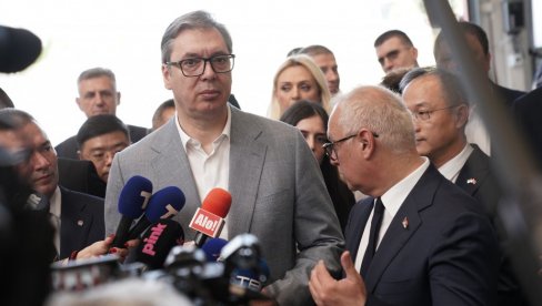 NEMAM VREMENA DA SE BAVIM TIME: Vučić o ponašanju opozicije posle izbornog fijaska - Posvećen sam 2027. godini i onome što treba da uradimo NEMAM VREMENA DA SE BAVIM TIME: Vučić o ponašanju opozicije posle izbornog fijaska - Posvećen sam 2027. godini i onome što treba da uradimo