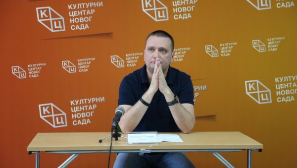 ЦИЉ НИСУ ИСПУНИЛИ А ПОДИГЛИ ТЕНЗИЈУ НА БАЛКАНУ: О контраефектима Резолуције о Сребреници (ВИДЕО) ЦИЉ НИСУ ИСПУНИЛИ А ПОДИГЛИ ТЕНЗИЈУ НА БАЛКАНУ: О контраефектима Резолуције о Сребреници (ВИДЕО)