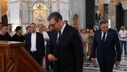 VUČIĆ POSLE MOLEBANA U HRAMU SVETOG SAVE: Srpski narod najviše želi mir, jer je najveću cenu uvek plaćao kada mira bilo nije (FOTO) VUČIĆ POSLE MOLEBANA U HRAMU SVETOG SAVE: Srpski narod najviše želi mir, jer je najveću cenu uvek plaćao kada mira bilo nije (FOTO)