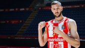 PLAVŠIĆ NAKON DOLASKA U ZVEZDU: Čast i privilegija, ovo sam želeo od malih nogu (VIDEO) PLAVŠIĆ NAKON DOLASKA U ZVEZDU: Čast i privilegija, ovo sam želeo od malih nogu (VIDEO)