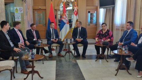 JEDAN NAROD, JEDAN SABOR: Potpisani Sporazumi o saradnji Kragujevca i četiri grada iz Republike Srpske JEDAN NAROD, JEDAN SABOR: Potpisani Sporazumi o saradnji Kragujevca i četiri grada iz Republike Srpske