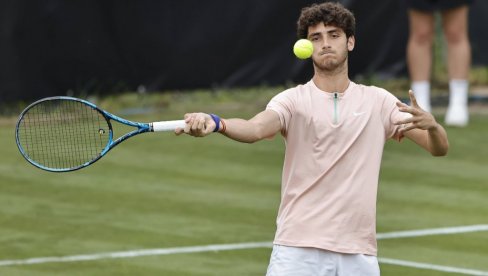 NADAL IZGUBIO U ŠTUTGARTU: Rođak slavnog Španca odigrao prvi meč na ATP turu NADAL IZGUBIO U ŠTUTGARTU: Rođak slavnog Španca odigrao prvi meč na ATP turu
