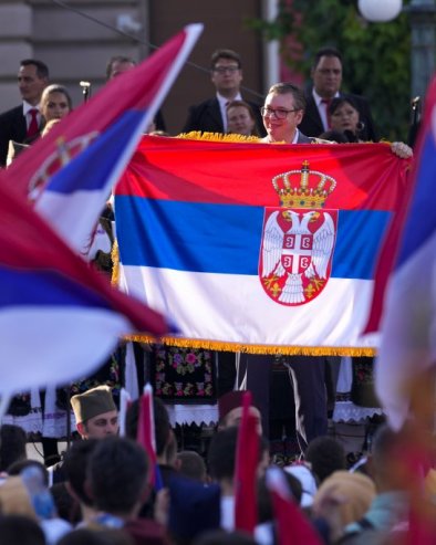 СРБИЈА ИЗНАД СВЕГА! Вучићева порука на Инстаграму - Сачували смо нашу државу! (ВИДЕО)