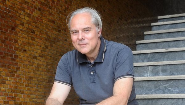 МИЋА И ЈА СМО СЕ СЛАГАЛИ КАО ДВЕ ПРУГЕ: Археолог Миодраг Томић, син легендарног глумца, о сећањима на славног оца и првом изласку на сцену МИЋА И ЈА СМО СЕ СЛАГАЛИ КАО ДВЕ ПРУГЕ: Археолог Миодраг Томић, син легендарног глумца, о сећањима на славног оца и првом изласку на сцену
