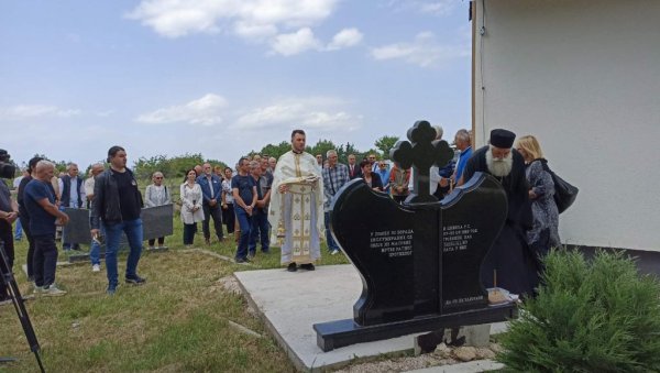 ЧЕМЕРНО БЕЗ ЖИВОТА, ОСТАЛИ САМО ГРОБОВИ: Обележене 32 године од масакра цивила у српском селу код Сарајева ЧЕМЕРНО БЕЗ ЖИВОТА, ОСТАЛИ САМО ГРОБОВИ: Обележене 32 године од масакра цивила у српском селу код Сарајева