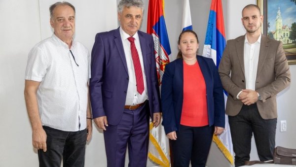 ЈАЧЕ ВЕЗЕ У СПОРТУ И КУЛТУРИ: Озваничена сарадња Апатина и Невесиња ЈАЧЕ ВЕЗЕ У СПОРТУ И КУЛТУРИ: Озваничена сарадња Апатина и Невесиња