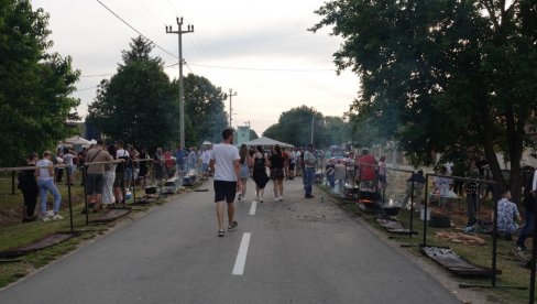 BREG FEST POMERIO GRANICE: Festival u Bačkom bregu kod Sombora nadmašio očekivanja BREG FEST POMERIO GRANICE: Festival u Bačkom bregu kod Sombora nadmašio očekivanja