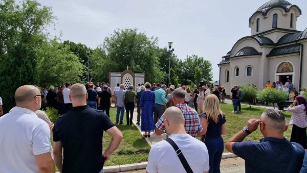 БОЛ и ТУГА ЗА СТРАДАЛИМ ПЕЋАНЦИМА: У Земуну одржан помен жртвама Нато и тзв. ОВК на Косову и Метохији БОЛ и ТУГА ЗА СТРАДАЛИМ ПЕЋАНЦИМА: У Земуну одржан помен жртвама Нато и тзв. ОВК на Косову и Метохији
