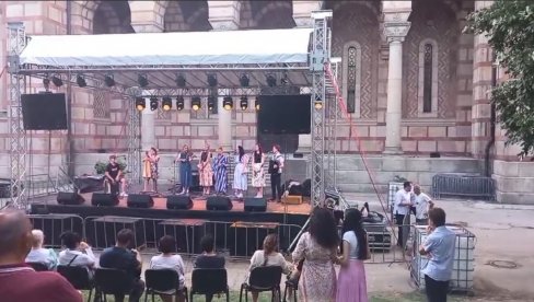 POČELE SPASOVDANSKE VEČERI ISPRED CRKVE SVETOG MARKA: Poznato koji će izvođači upriličiti svečanost (VIDEO) POČELE SPASOVDANSKE VEČERI ISPRED CRKVE SVETOG MARKA: Poznato koji će izvođači upriličiti svečanost (VIDEO)