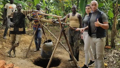 MISIONARI IZ VRANJA UTOLIĆE ŽEĐ UGANĐANA: Tamara i Marko u humanoj misiji u afričkom selu Mbale (FOTO/VIDEO) MISIONARI IZ VRANJA UTOLIĆE ŽEĐ UGANĐANA: Tamara i Marko u humanoj misiji u afričkom selu Mbale (FOTO/VIDEO)