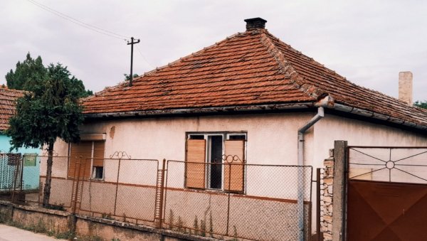 ТРИ ГОДИНЕ КРИО МРТВОГ ОЦА, А ГОВОРИО ДА ЈЕ У ЗАТВОРУ: Комшиница за Новости открила како је пронађено тело несрећног Суботичанина ТРИ ГОДИНЕ КРИО МРТВОГ ОЦА, А ГОВОРИО ДА ЈЕ У ЗАТВОРУ: Комшиница за Новости открила како је пронађено тело несрећног Суботичанина