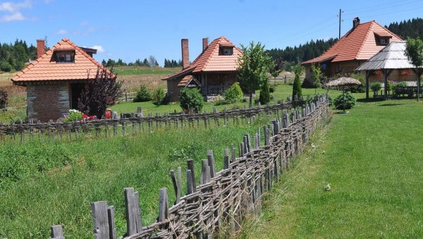 У ЗНАКУ ЕТНО ТУРИЗМА: Одмор у природи краљевачаког краја и ове године атрактиван гостима У ЗНАКУ ЕТНО ТУРИЗМА: Одмор у природи краљевачаког краја и ове године атрактиван гостима