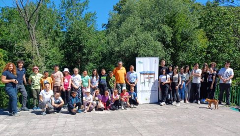 ПРОЈЕКАТ „УЧИОНИЦА У ПРИРОДИ“: Једна од радионица одржана на Грзи (ФОТО) ПРОЈЕКАТ „УЧИОНИЦА У ПРИРОДИ“: Једна од радионица одржана на Грзи (ФОТО)