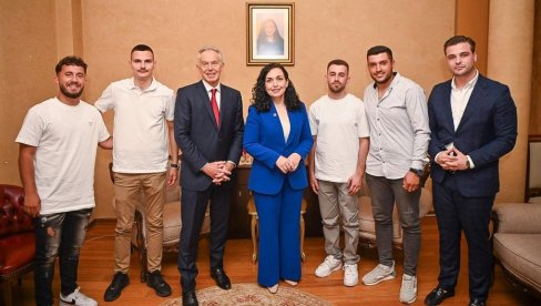 SPOMENIK BLERU, A VIOLA SAHRANJENA: Priština prinuđena da prekraja listu svojih zaštitnika SPOMENIK BLERU, A VIOLA SAHRANJENA: Priština prinuđena da prekraja listu svojih zaštitnika
