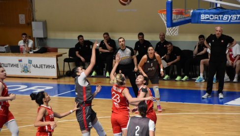 IZA ZATVORENIH VRATA: Košarkašice Srbije odigrale meč sa Turskom na pripremama za Olimpijske igre IZA ZATVORENIH VRATA: Košarkašice Srbije odigrale meč sa Turskom na pripremama za Olimpijske igre
