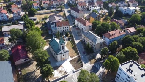 JEZIVI GRAFITI U LIVNU: Ubi Srbina i nacistički simboli na dečjem igralištu
