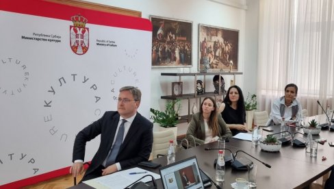 SREDNJOVEKOVNI RUKOPISI VRAĆENI U SRBIJU: Na aukciji u Londonu naša zemlja kupila dva važna dela (FOTO) SREDNJOVEKOVNI RUKOPISI VRAĆENI U SRBIJU: Na aukciji u Londonu naša zemlja kupila dva važna dela (FOTO)