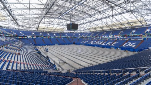 ISTI DATUM, ISTI STADION... Gelzenkirhen, stradanje srpskog fudbala i bruka koje se još stidimo ISTI DATUM, ISTI STADION... Gelzenkirhen, stradanje srpskog fudbala i bruka koje se još stidimo
