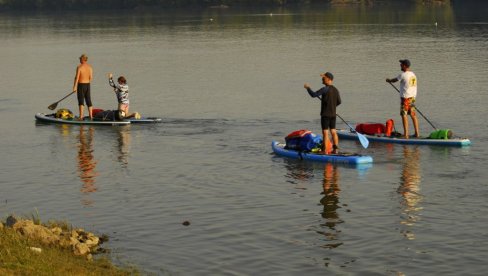 REGATA DUNAVOM OD LJUBAVI DO RATA: Jedinstven sportski događaj od 14. do 16. juna, od Novog Sada do Beograda (FOTO) REGATA DUNAVOM OD LJUBAVI DO RATA: Jedinstven sportski događaj od 14. do 16. juna, od Novog Sada do Beograda (FOTO)