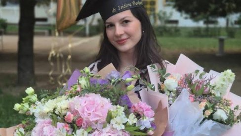 NA PONOS I ČAST SRPSKE: Isidora je treći lekar u porodici Pavlovića (FOTO) NA PONOS I ČAST SRPSKE: Isidora je treći lekar u porodici Pavlovića (FOTO)