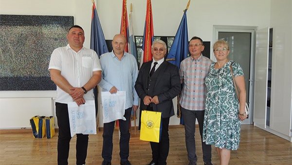 ГОСТИ ИЗ ОСИЈЕКА: Сарадња високошколких установа из Новог Сада и Хрватске ГОСТИ ИЗ ОСИЈЕКА: Сарадња високошколких установа из Новог Сада и Хрватске
