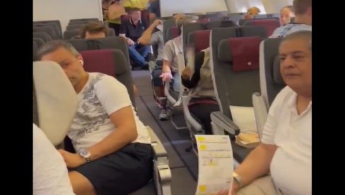 PUTNICI U AVIONI PROŽIVELI PRAVI PAKAO: Satima bili zatočeni u letelici, pojavili se snimci (VIDEO) PUTNICI U AVIONI PROŽIVELI PRAVI PAKAO: Satima bili zatočeni u letelici, pojavili se snimci (VIDEO)