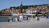 TURISTU UGRIZLA ZMIJA: U bolnici ostali bez seruma, usledila prava drama (VIDEO) TURISTU UGRIZLA ZMIJA: U bolnici ostali bez seruma, usledila prava drama (VIDEO)