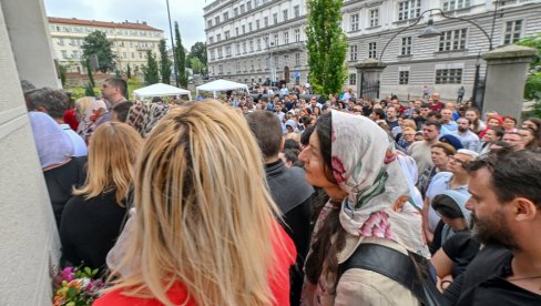 BEOGRAD SLAVI SPASOVDAN: Patrijarh služi liturgiju u Vaznesenjskoj crkvi - Spasovdanska litija kreće u 19 časova BEOGRAD SLAVI SPASOVDAN: Patrijarh služi liturgiju u Vaznesenjskoj crkvi - Spasovdanska litija kreće u 19 časova