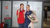SRBIJO, BUDI PONOSNA! Angelina Topić i Adriana Vilagoš stigle u Beograd SRBIJO, BUDI PONOSNA! Angelina Topić i Adriana Vilagoš stigle u Beograd