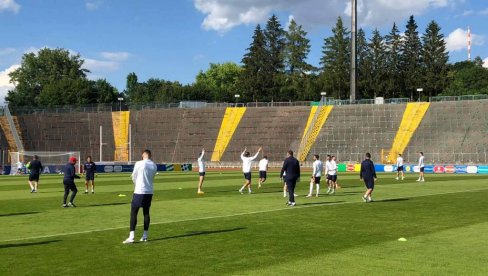 GOLMANI NA NOVOM ZADATAKU? Nesvakidašnji trening orlova pred meč Srbija - Engleska (VIDEO) GOLMANI NA NOVOM ZADATAKU? Nesvakidašnji trening orlova pred meč Srbija - Engleska (VIDEO)