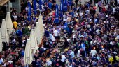 HAOS U NEMAČKOJ: Navijači Škotske na neverovatan način izazvali saobraćajku HAOS U NEMAČKOJ: Navijači Škotske na neverovatan način izazvali saobraćajku