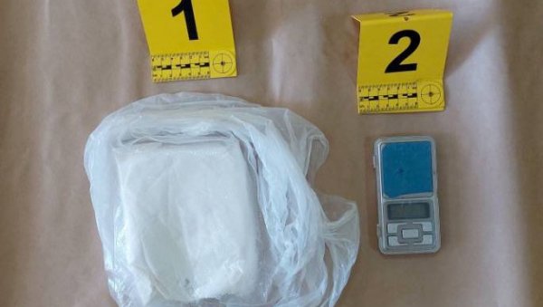 АКЦИЈА ПОЛИЦИЈЕ У КОВИНУ: У кући скривао амфетамин АКЦИЈА ПОЛИЦИЈЕ У КОВИНУ: У кући скривао амфетамин