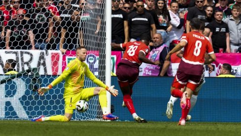 KAKVA UTAKMICA NA EURO 2024: Švajcarska iskoristila greške Mađarske i pobedila na startu takmičenja (VIDEO) KAKVA UTAKMICA NA EURO 2024: Švajcarska iskoristila greške Mađarske i pobedila na startu takmičenja (VIDEO)