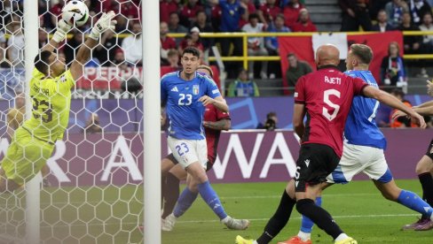 VELIKOALBANSKI SKANDALI, PA ALBANSKI PORAZ: Italija se oporavila od istorijskog šoka (VIDEO) VELIKOALBANSKI SKANDALI, PA ALBANSKI PORAZ: Italija se oporavila od istorijskog šoka (VIDEO)