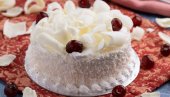 TOPI SE U USTIMA: Torta bela šuma, dekadentni dezert savršen za proslave TOPI SE U USTIMA: Torta bela šuma, dekadentni dezert savršen za proslave
