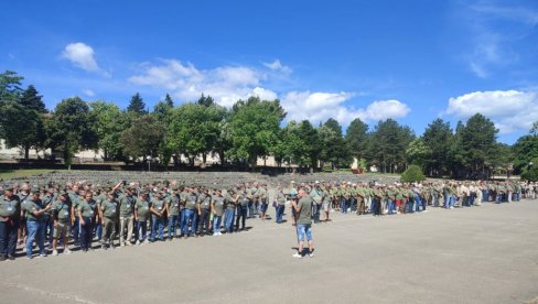TRADICIONALNO OKUPLJANJE NEKADAŠNJIH PITOMACA ŠROP-A: Uz “Bilećanku” evocirali uspomene TRADICIONALNO OKUPLJANJE NEKADAŠNJIH PITOMACA ŠROP-A: Uz “Bilećanku” evocirali uspomene