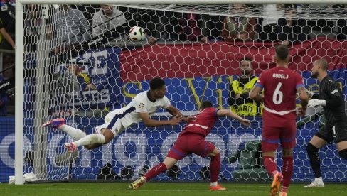 ŠOK ZA SRBIJU: Belingem je ovako dao gol za Englesku (VIDEO) ŠOK ZA SRBIJU: Belingem je ovako dao gol za Englesku (VIDEO)