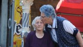 POTOMCI SU NAJVEĆE BOGATSTVO: Kraljevčanka Vera Petrović proslavila svoj 100. rođendan POTOMCI SU NAJVEĆE BOGATSTVO: Kraljevčanka Vera Petrović proslavila svoj 100. rođendan
