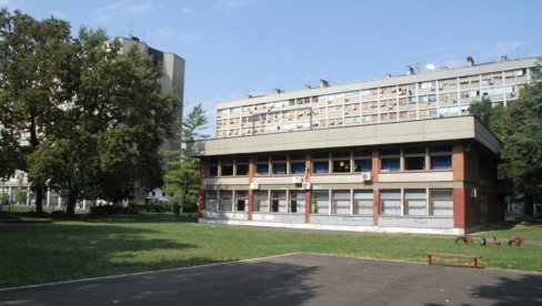 UZBUNA U VRTIĆU NA PETLOVOM BRDU: Dvoje mališana izašlo iz objekta, vaspitačice pozvale policiju UZBUNA U VRTIĆU NA PETLOVOM BRDU: Dvoje mališana izašlo iz objekta, vaspitačice pozvale policiju