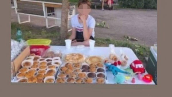 ДЕЧАК У БЛОКУ 37 ДАНИМА ПРОДАЈЕ ЛИМУНАДУ И ХРАНУ: Малишан сакупља новац за мамино лечење (ФОТО) ДЕЧАК У БЛОКУ 37 ДАНИМА ПРОДАЈЕ ЛИМУНАДУ И ХРАНУ: Малишан сакупља новац за мамино лечење (ФОТО)