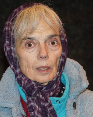 ПРОГОВОРИО СИН ВЕСНЕ ПЕЋАНАЦ Глумица се храни у народној кухињи: Није се снашла после татине смрти