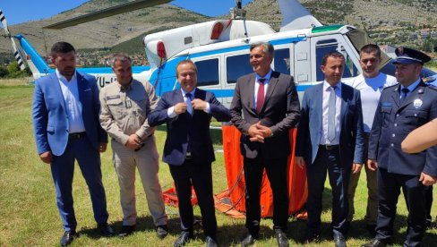 MUP SRBIJE I SRPSKE POTPISALI MEMORANDUM O SARADNJI: Helikopter za gašenje požara MUP-a Srbije tokom leta stacioniran u Trebinju MUP SRBIJE I SRPSKE POTPISALI MEMORANDUM O SARADNJI: Helikopter za gašenje požara MUP-a Srbije tokom leta stacioniran u Trebinju