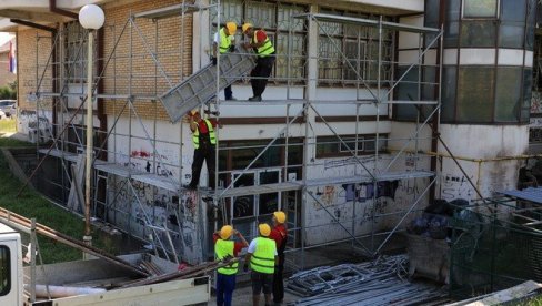 RENOVIRAJU AMBULANTU U KRAGUJEVCU: Ministarstvo zdravlja obezbedilo 34,5 miliona dinara za radove RENOVIRAJU AMBULANTU U KRAGUJEVCU: Ministarstvo zdravlja obezbedilo 34,5 miliona dinara za radove
