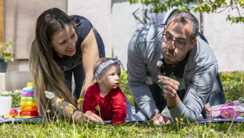 ПОДРШКА РОДИТЕЉИМА: УНИЦЕФ обележава Месец родитељства ПОДРШКА РОДИТЕЉИМА: УНИЦЕФ обележава Месец родитељства