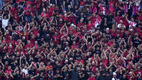 DOKLE VIŠE? Novi sraman potez Albanaca, UEFA ali i Nemci se crvene od stida (FOTO) DOKLE VIŠE? Novi sraman potez Albanaca, UEFA ali i Nemci se crvene od stida (FOTO)